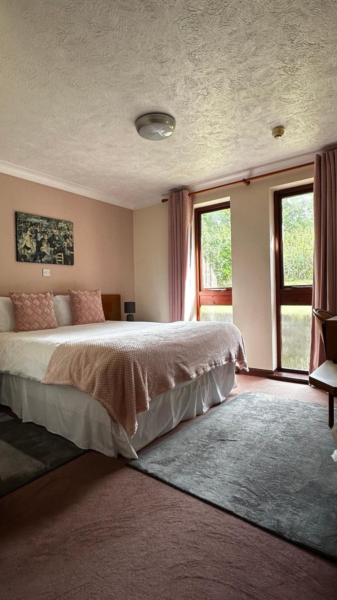 Farmhouse Inn Thaxted Eksteriør billede